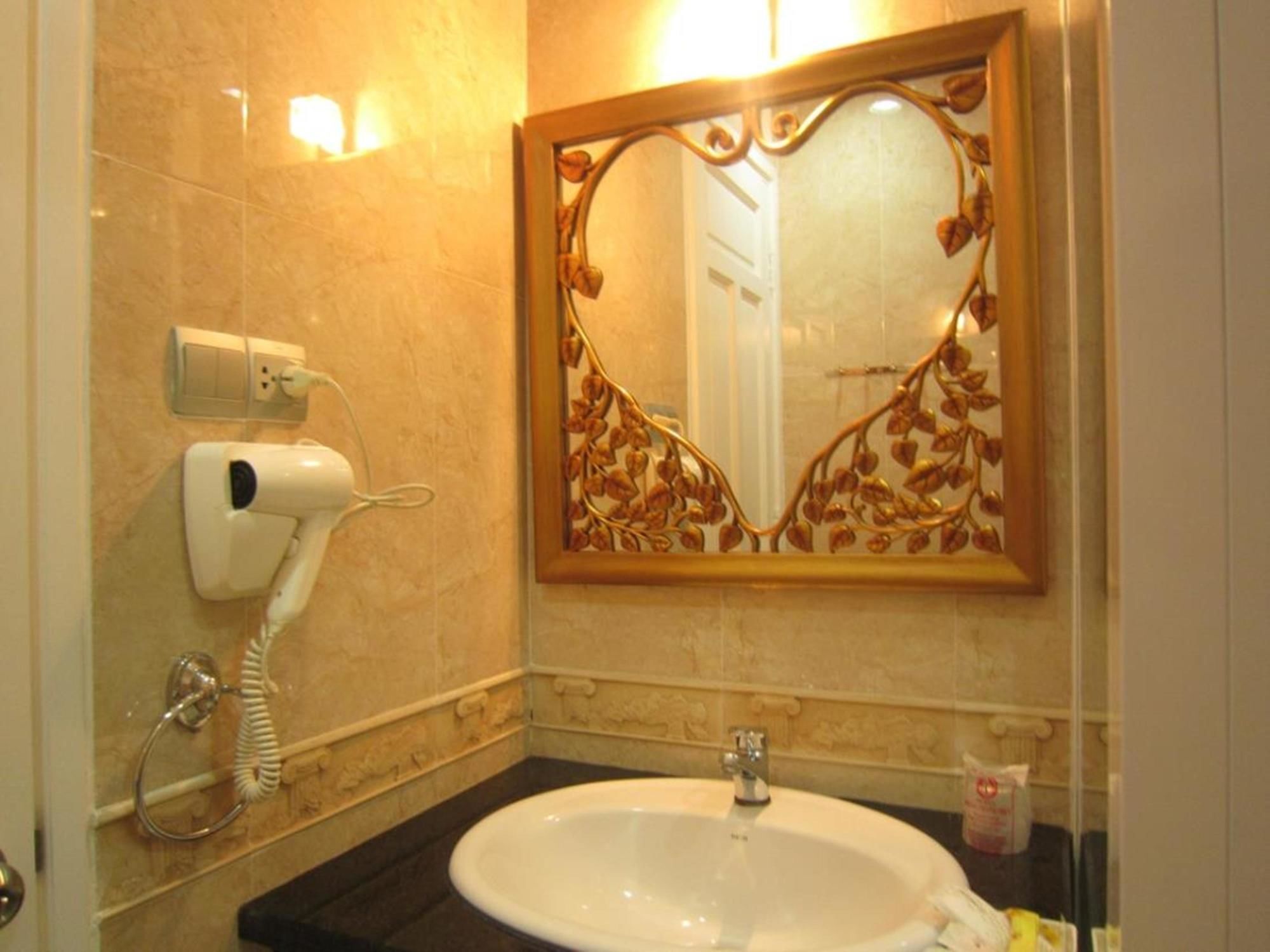 Hoang Thanh Thuy Airport Hotel 2 - Gan Am Thuc Dem Cho Hoang Hoa Tham Ciudad Ho Chi Minh  Exterior foto